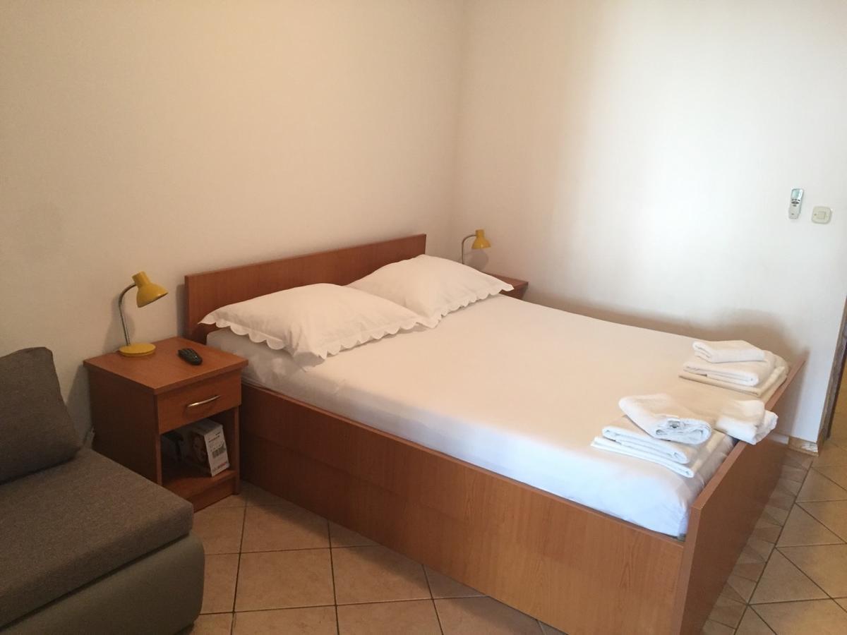 Apartments Juric Башка-Вода Екстер'єр фото